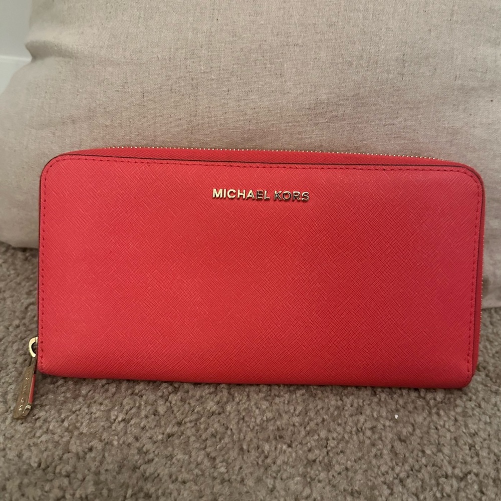 Coral Michael Kors Wallet - lightly used (like new)